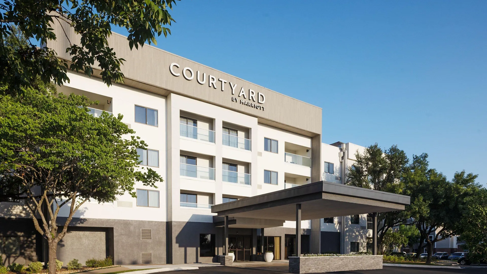 8 Business Hotels Near West Austin Park Worth Booking