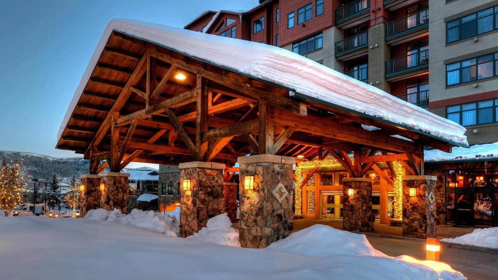 15 Airport Hotels in the United States Worth Booking
