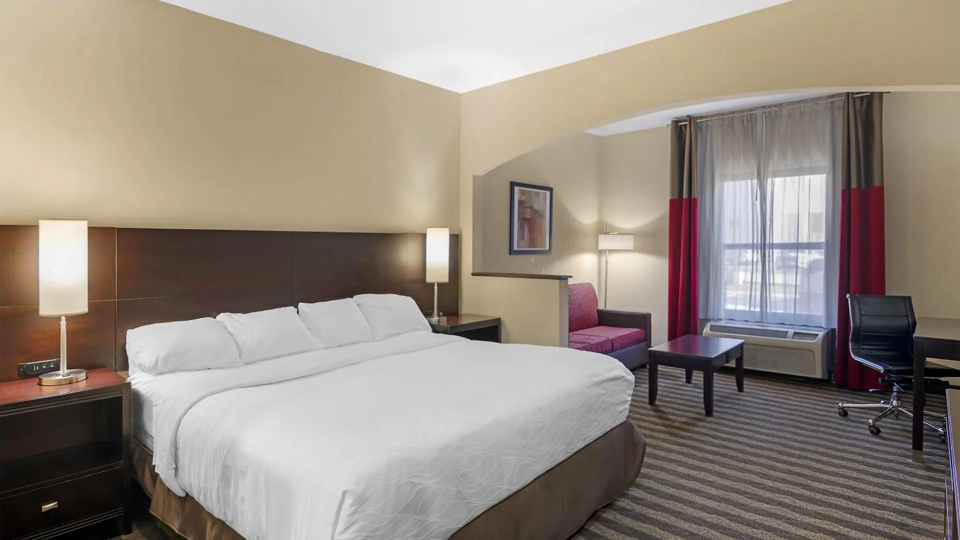 Where to Stay for Work: 6 Business Hotels in Opryland Area