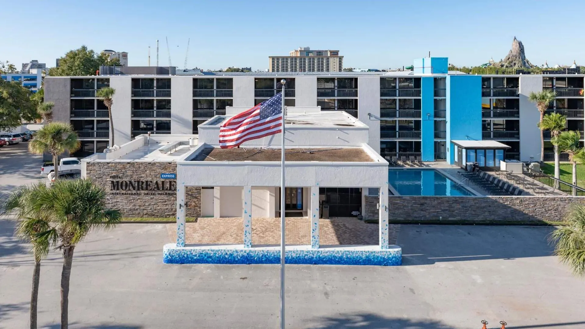 Staying Near Chocolate Museum & Cafe: 6 Budget Hotels Compared