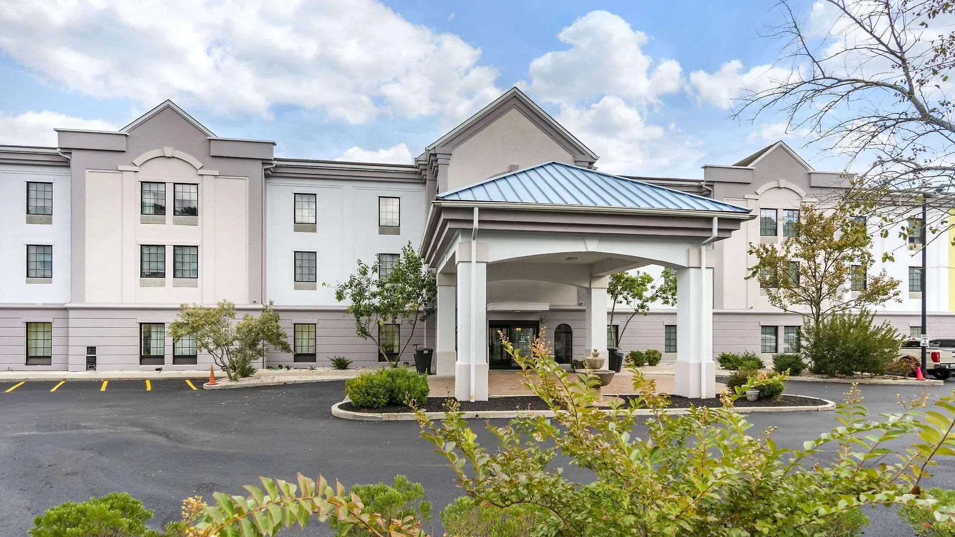 Where to Stay Near Jolly Roger: 7 Ocean City Hotels Ranked