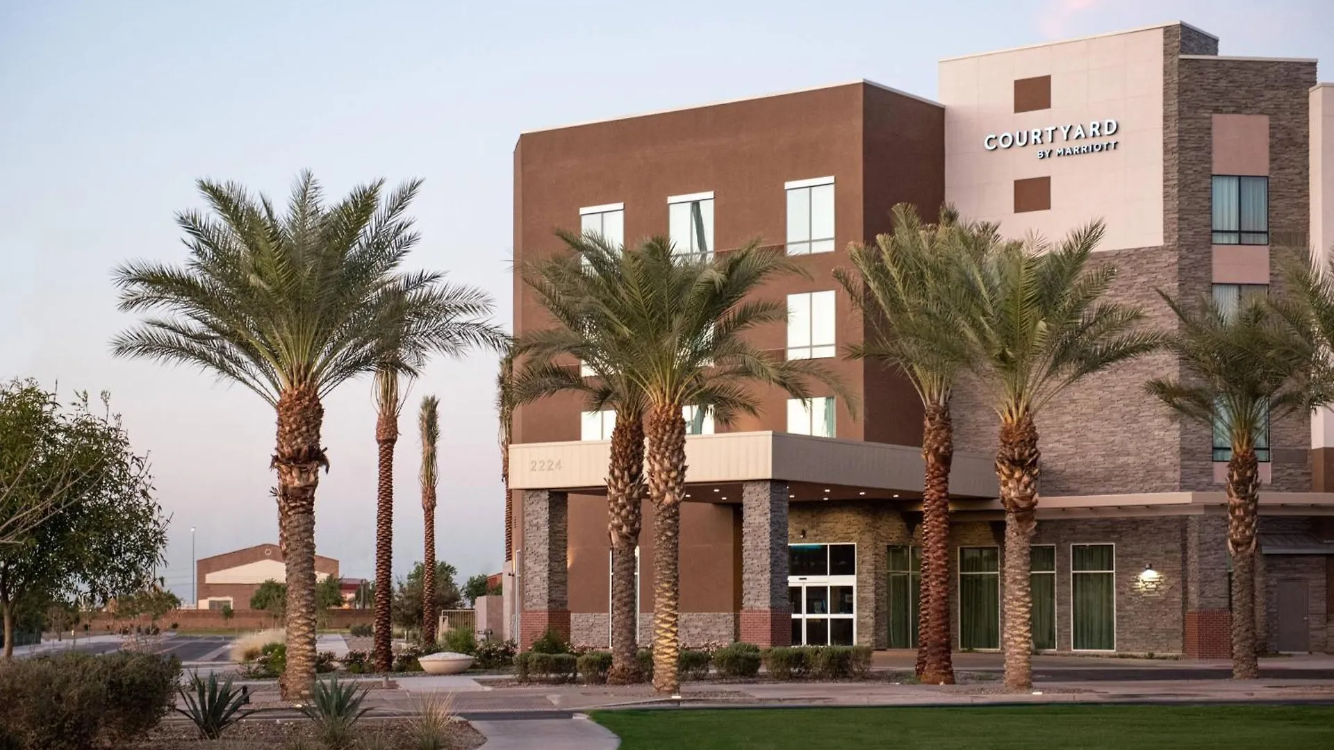 8 Business Hotels Near Arizona Military Museum Worth Booking