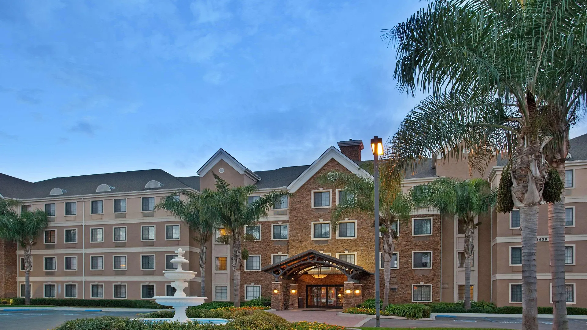 Where to Stay Near Salk Institute: 5 Budget Hotels Ranked