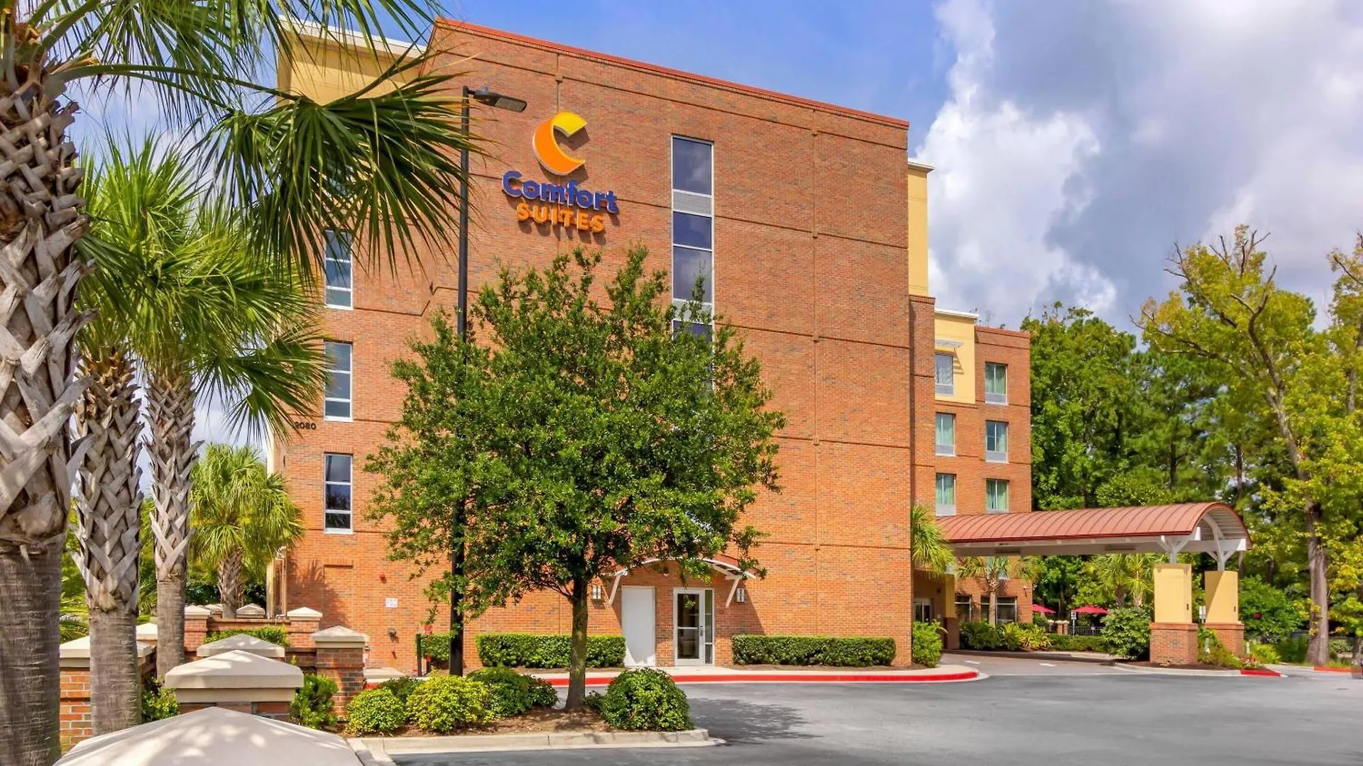 4 Hotels for Couples Near Citadel Mall That Deliver