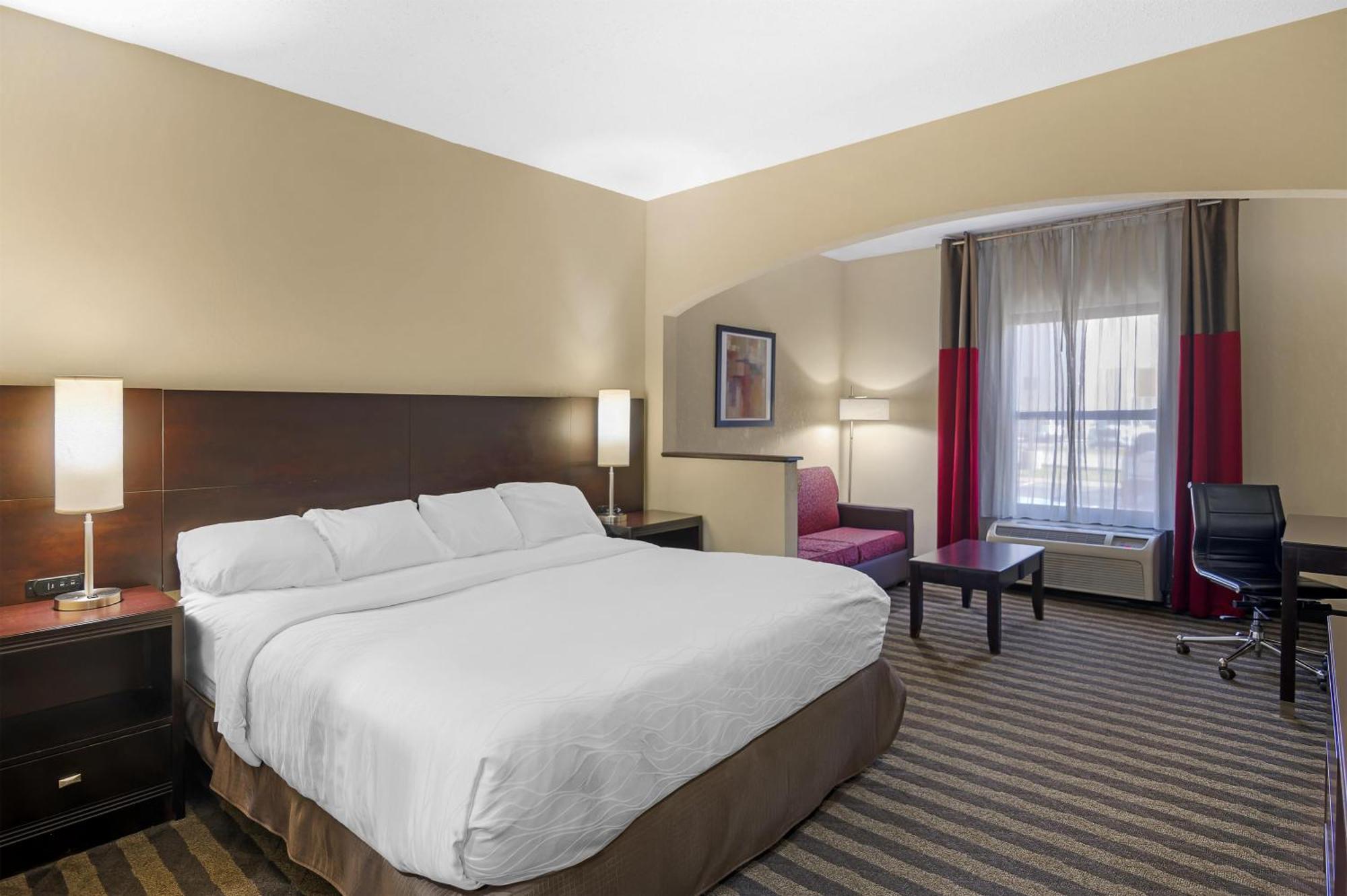 Where to Stay for Work: 6 Business Hotels in Opryland Area