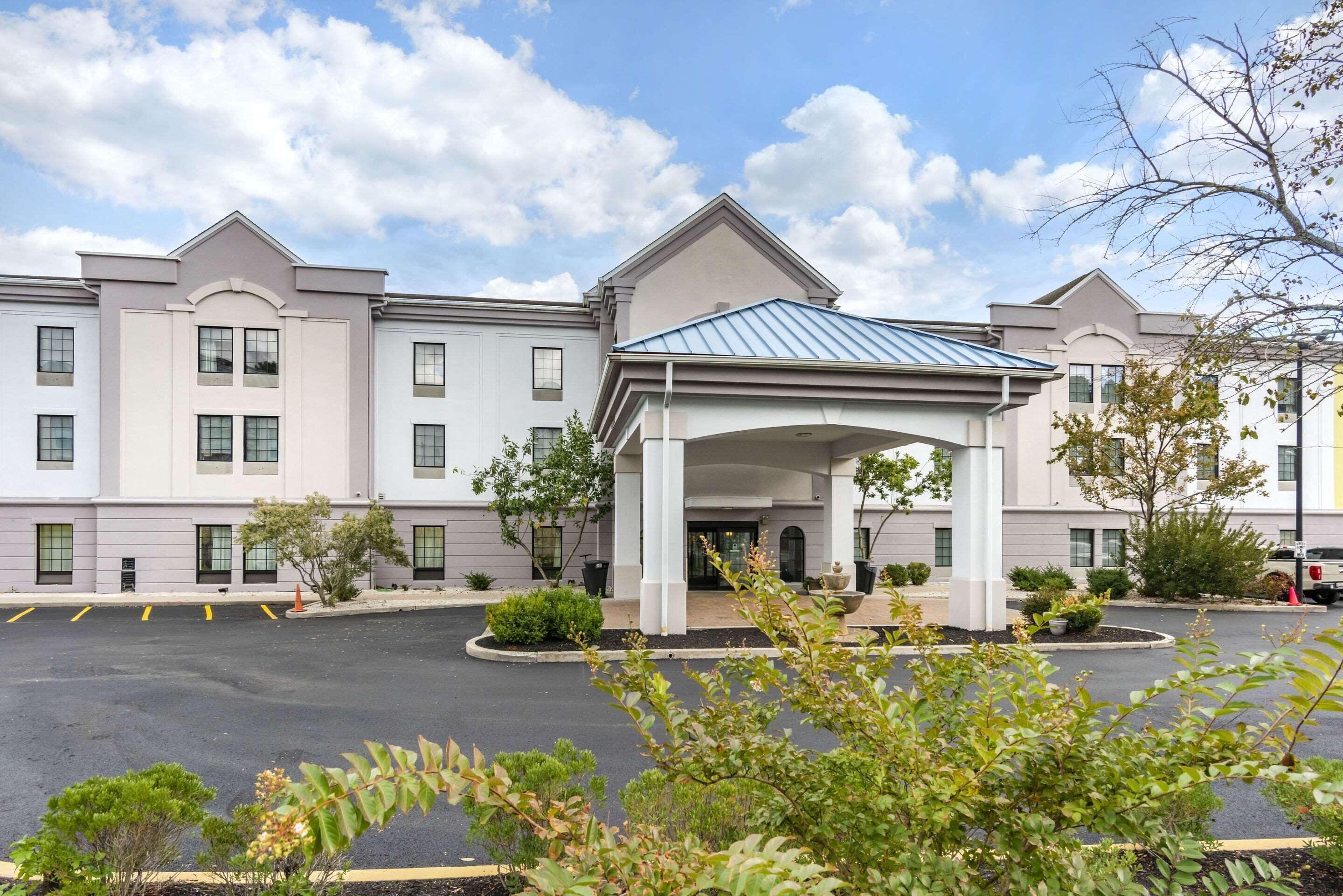 Where to Stay Near Jolly Roger: 7 Ocean City Hotels Ranked