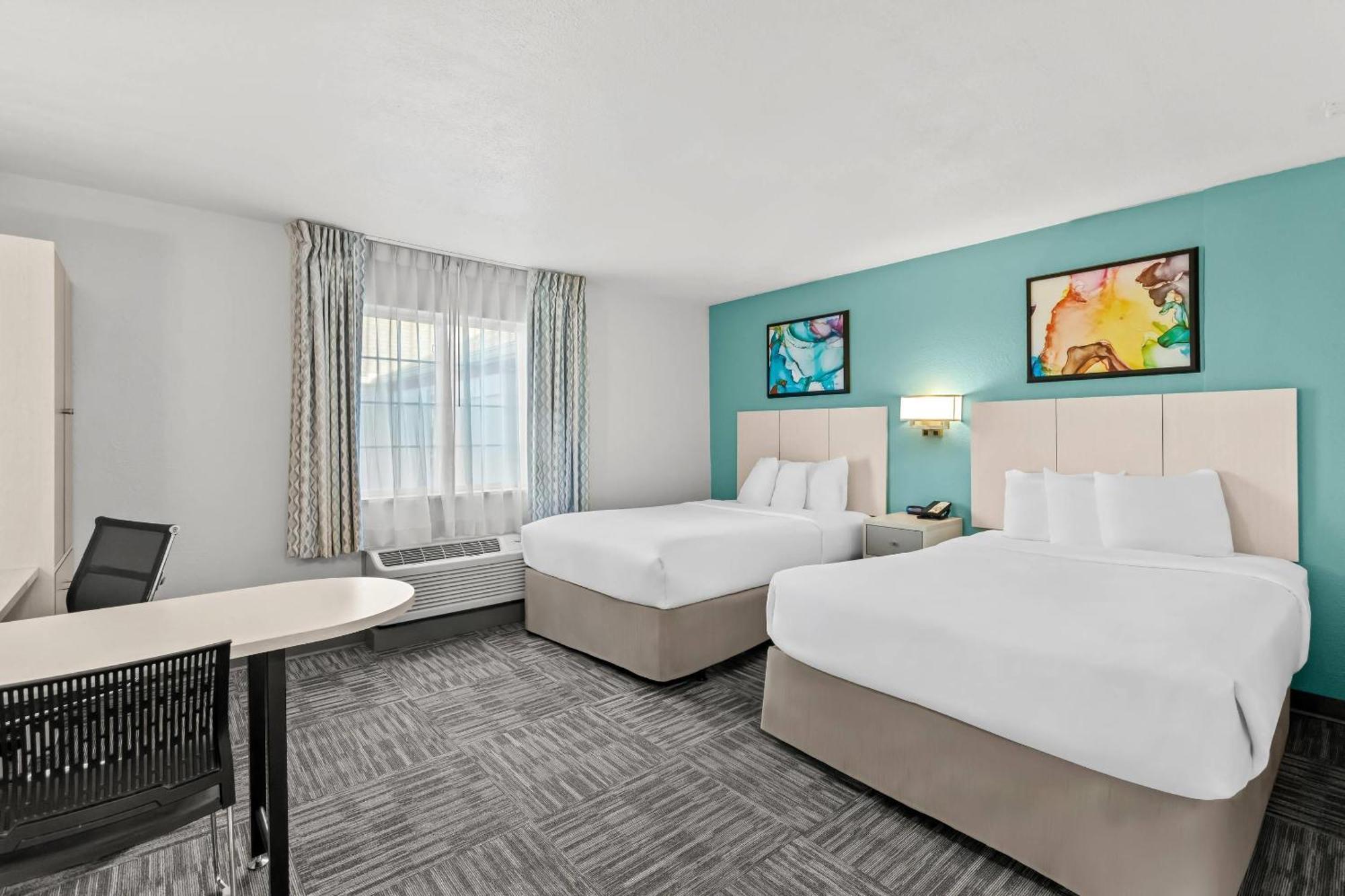 6 Family Hotels in Louisville East That Deliver on Space