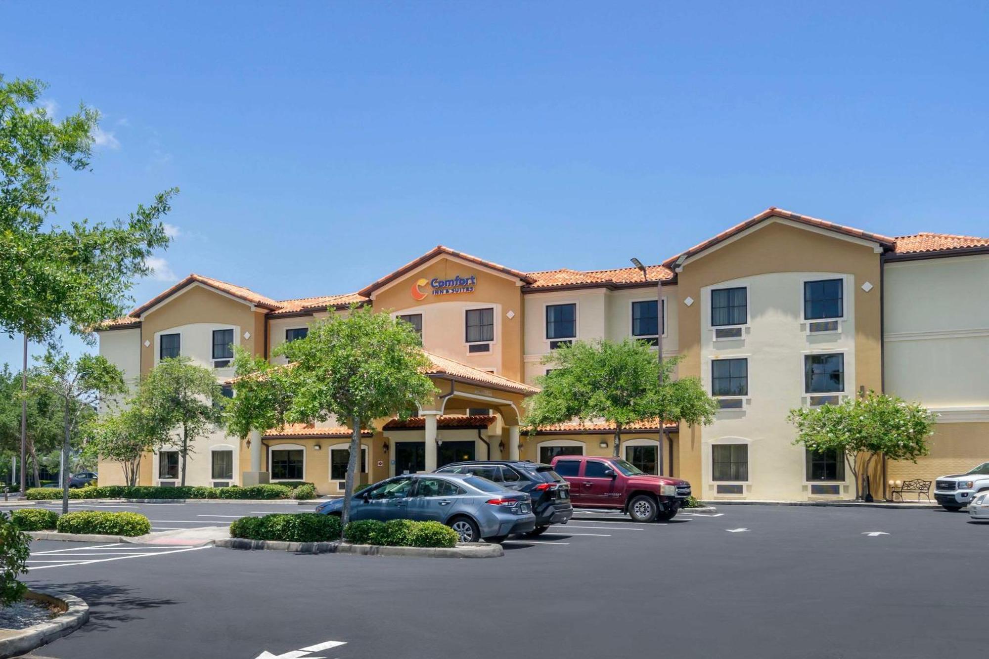 Where to Stay Near St. Petersburg Junior College: 4 Top 3-Star Hotels